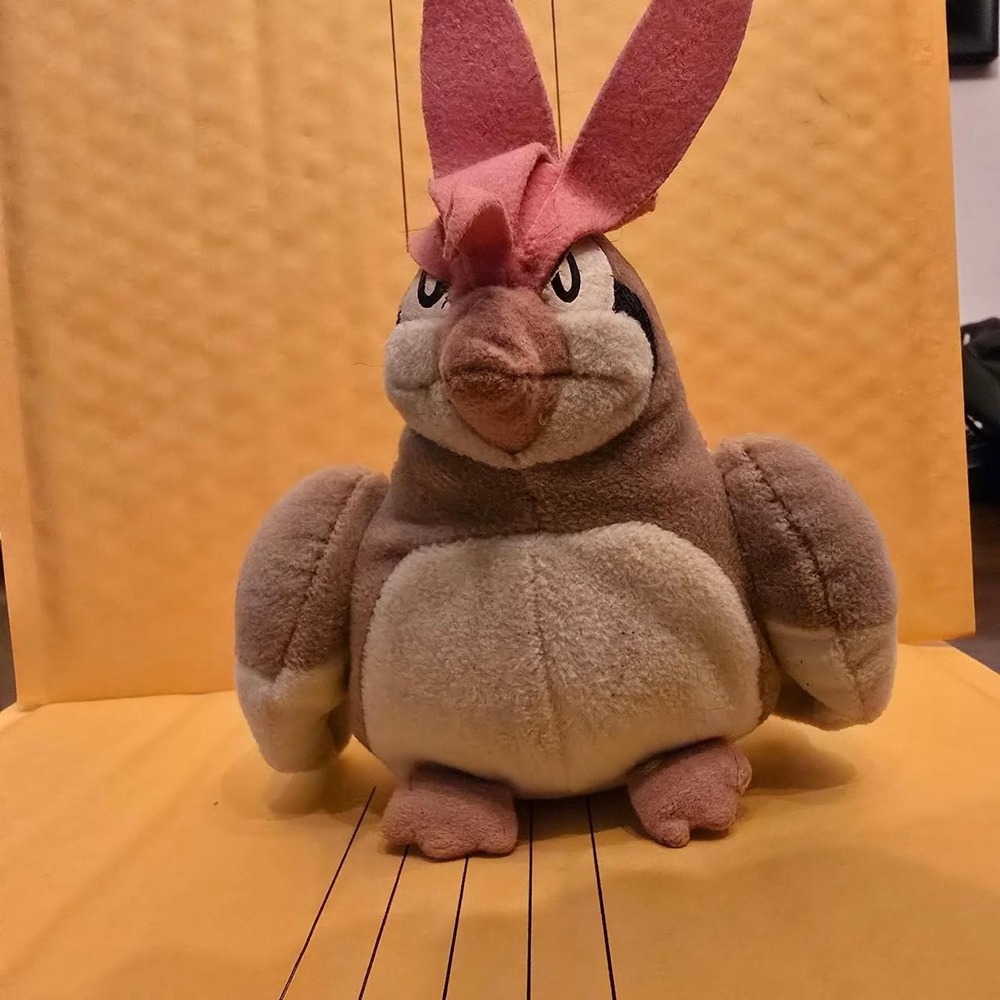 Vintage 1999 Hasbro / Nintendo Pokémon Pidgeotto plush